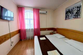 Гостиница Анна Новороссийск Стандартный четырехместный номер-8