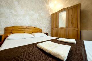 Гостиница Анна Новороссийск Стандартный семейный номер-6