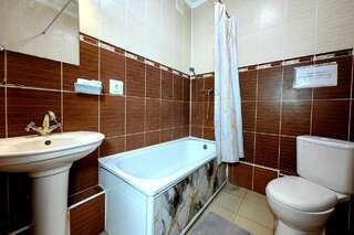 Гостиница Анна Новороссийск Стандартный семейный номер-13